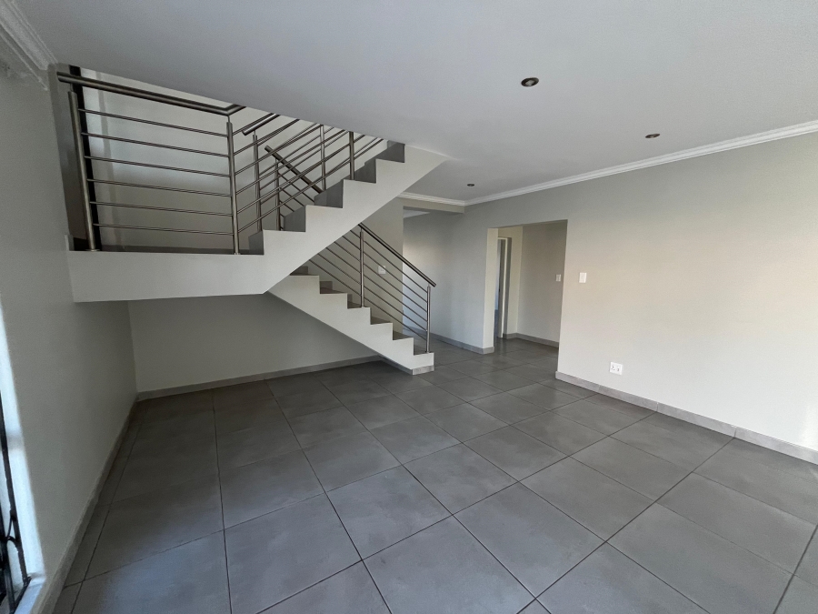 To Let 5 Bedroom Property for Rent in Reyno Ridge Mpumalanga