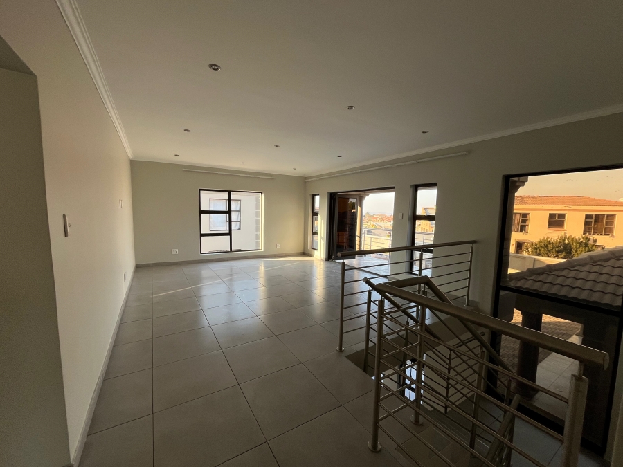 To Let 5 Bedroom Property for Rent in Reyno Ridge Mpumalanga