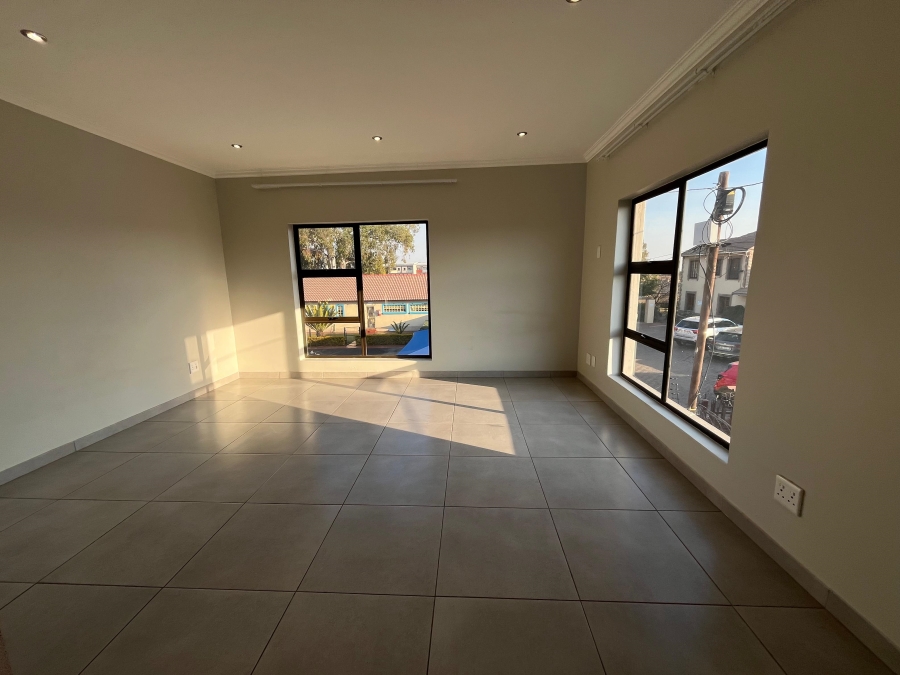 To Let 5 Bedroom Property for Rent in Reyno Ridge Mpumalanga