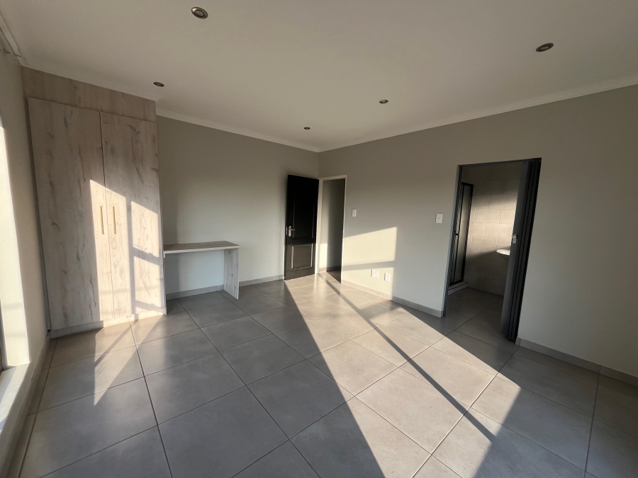 To Let 5 Bedroom Property for Rent in Reyno Ridge Mpumalanga