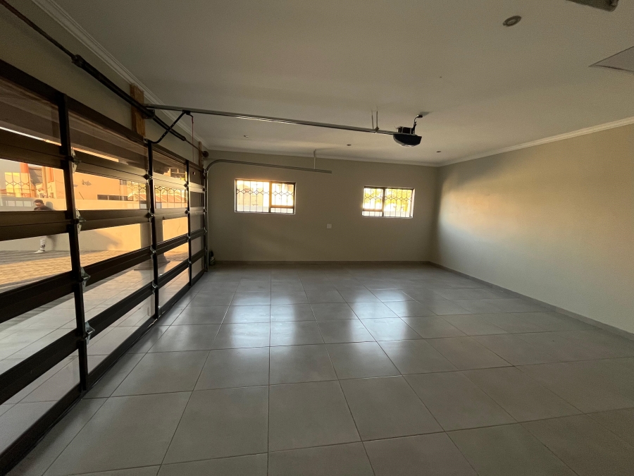 To Let 5 Bedroom Property for Rent in Reyno Ridge Mpumalanga