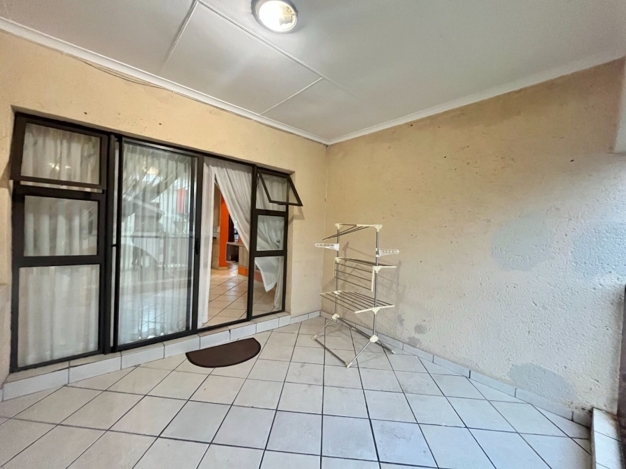 2 Bedroom Property for Sale in Stonehenge Ext 8 Mpumalanga