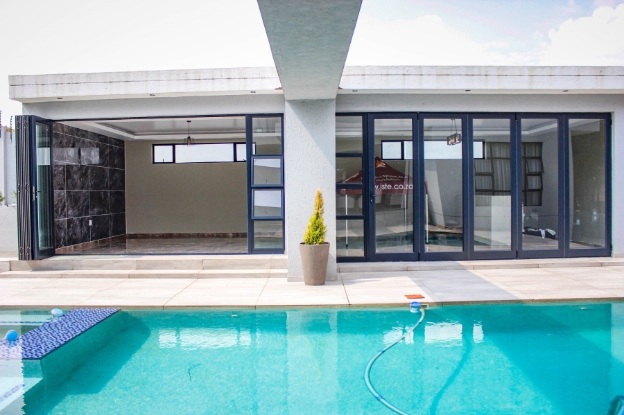 7 Bedroom Property for Sale in Gholfsig Mpumalanga