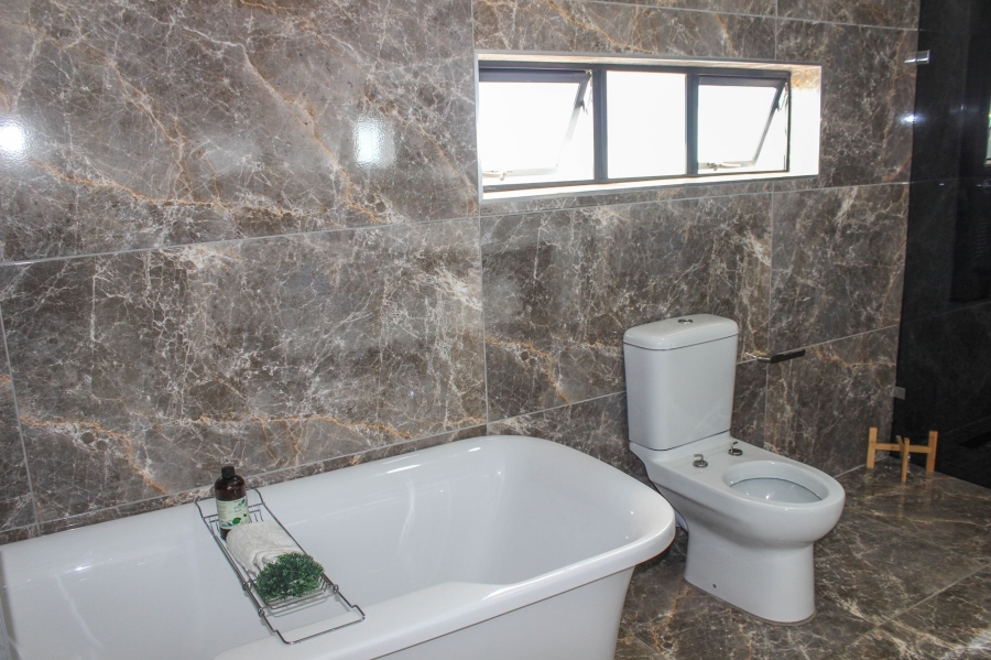 7 Bedroom Property for Sale in Gholfsig Mpumalanga