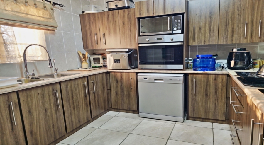 2 Bedroom Property for Sale in Marloth Park Mpumalanga