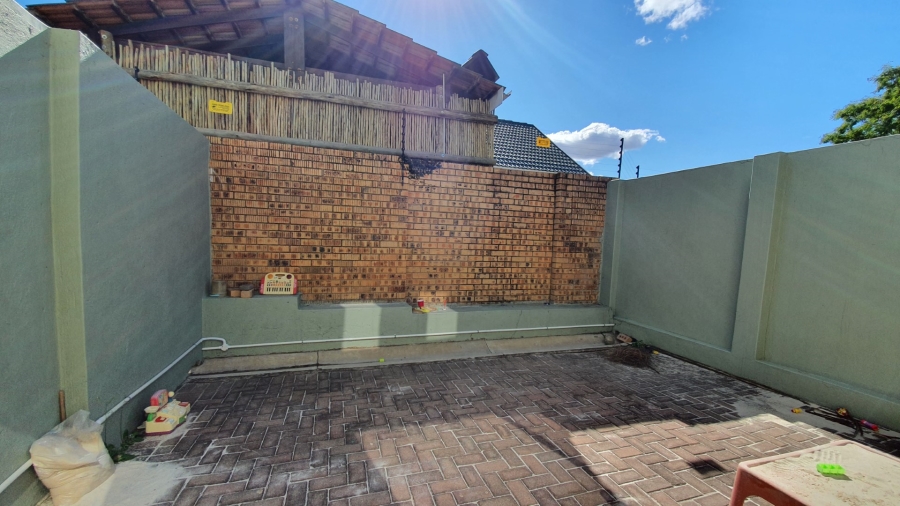 To Let 2 Bedroom Property for Rent in West Acres Mpumalanga
