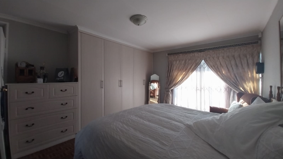 4 Bedroom Property for Sale in Sunset Park Mpumalanga