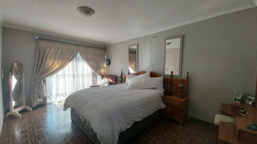 4 Bedroom Property for Sale in Sunset Park Mpumalanga
