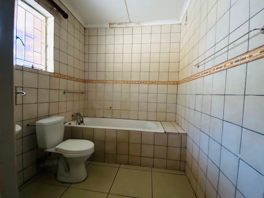 To Let 2 Bedroom Property for Rent in White River Mpumalanga