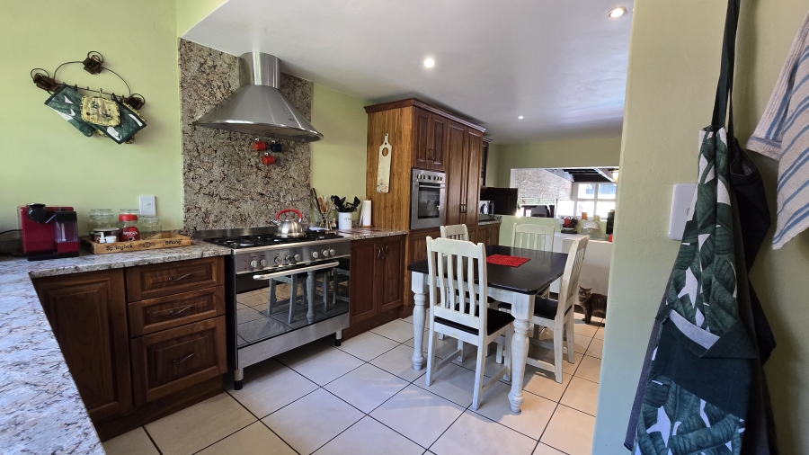 5 Bedroom Property for Sale in White River Ext 6 Mpumalanga