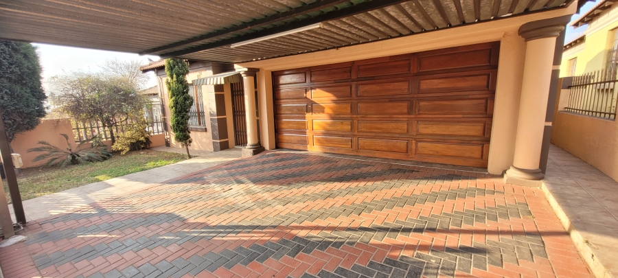 3 Bedroom Property for Sale in Mhluzi Mpumalanga