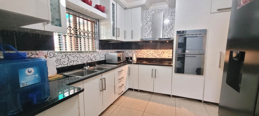 3 Bedroom Property for Sale in Mhluzi Mpumalanga