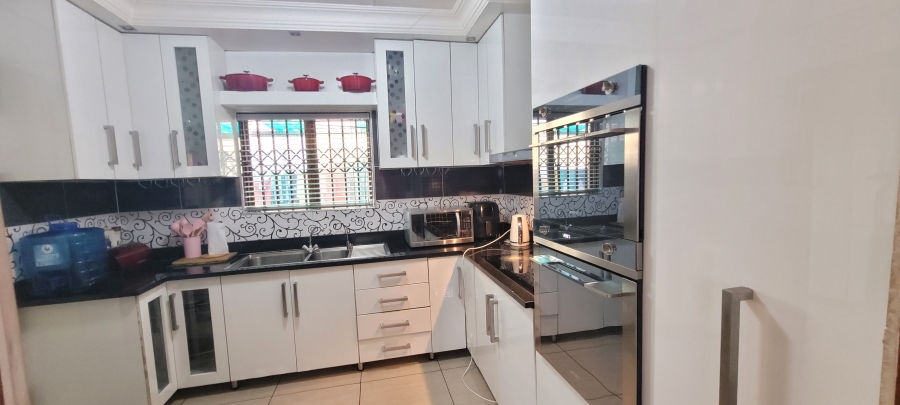 3 Bedroom Property for Sale in Mhluzi Mpumalanga