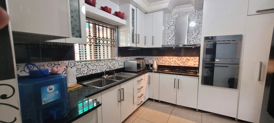 3 Bedroom Property for Sale in Mhluzi Mpumalanga