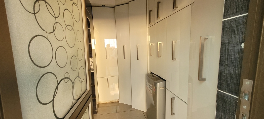 3 Bedroom Property for Sale in Mhluzi Mpumalanga