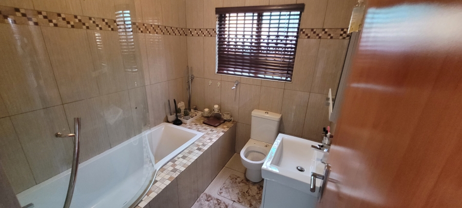 3 Bedroom Property for Sale in Mhluzi Mpumalanga