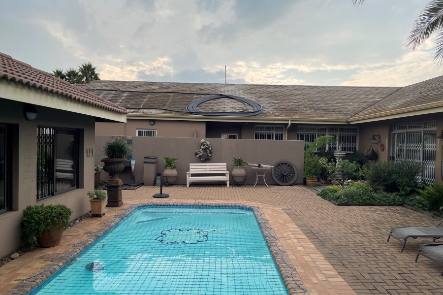 7 Bedroom Property for Sale in Kinross Mpumalanga