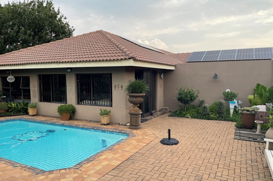 7 Bedroom Property for Sale in Kinross Mpumalanga