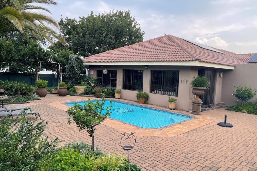 7 Bedroom Property for Sale in Kinross Mpumalanga