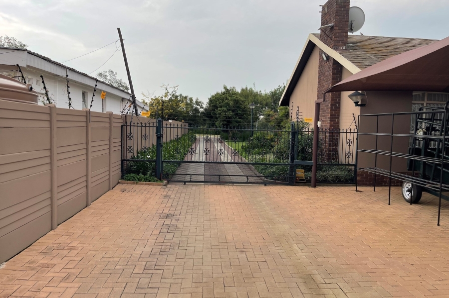 7 Bedroom Property for Sale in Kinross Mpumalanga