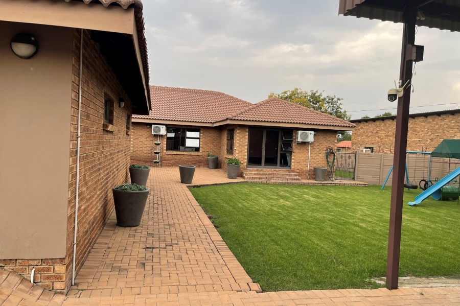 7 Bedroom Property for Sale in Kinross Mpumalanga