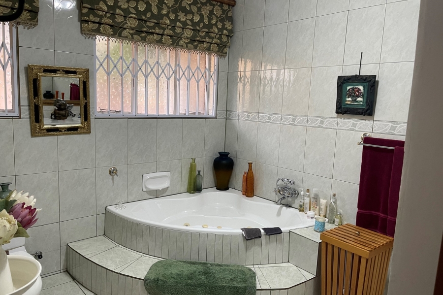 7 Bedroom Property for Sale in Kinross Mpumalanga