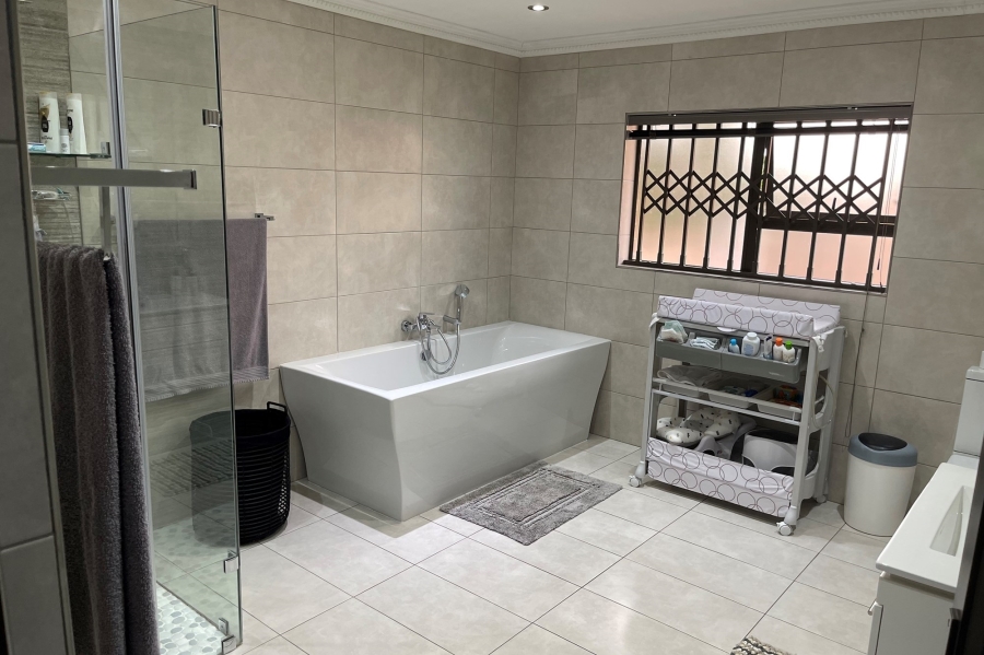 7 Bedroom Property for Sale in Kinross Mpumalanga