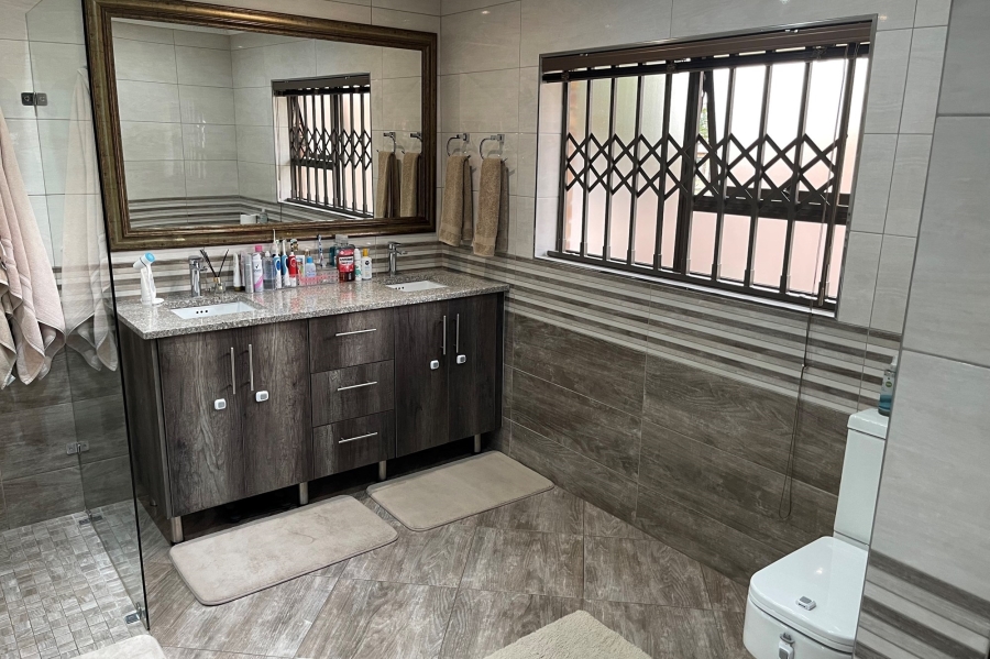 7 Bedroom Property for Sale in Kinross Mpumalanga