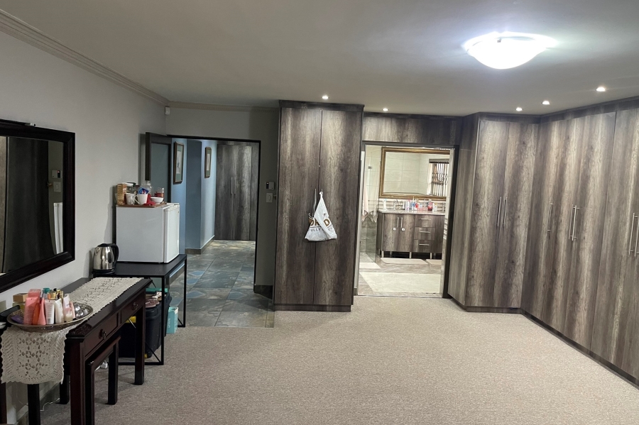 7 Bedroom Property for Sale in Kinross Mpumalanga