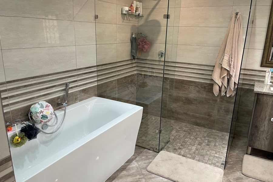7 Bedroom Property for Sale in Kinross Mpumalanga