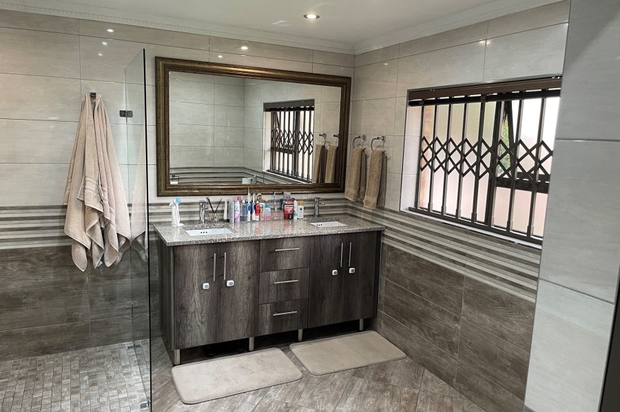 7 Bedroom Property for Sale in Kinross Mpumalanga