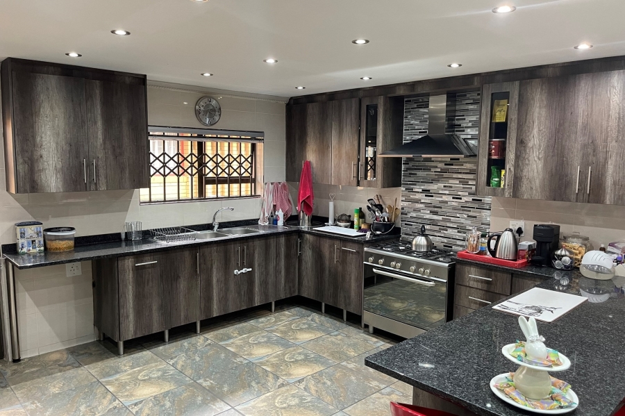 7 Bedroom Property for Sale in Kinross Mpumalanga