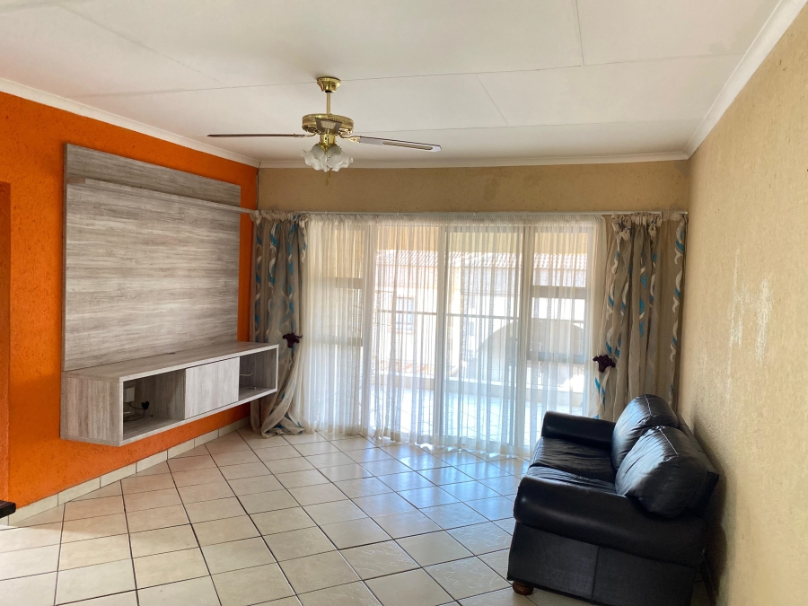 2 Bedroom Property for Sale in Stonehenge Ext 8 Mpumalanga