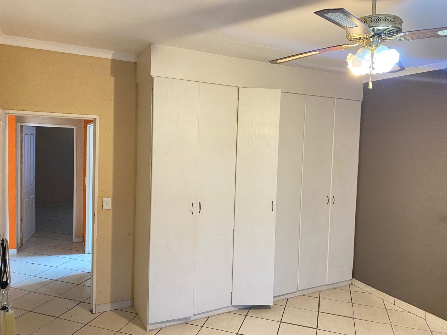 2 Bedroom Property for Sale in Stonehenge Ext 8 Mpumalanga