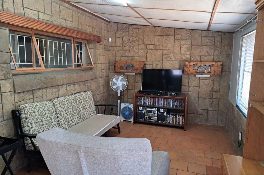 2 Bedroom Property for Sale in Marloth Park Mpumalanga