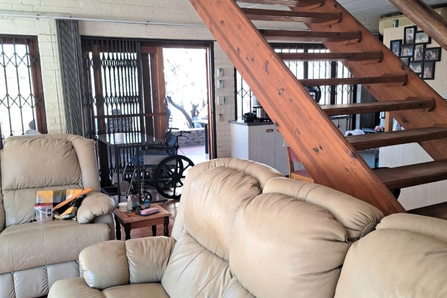 5 Bedroom Property for Sale in Marloth Park Mpumalanga