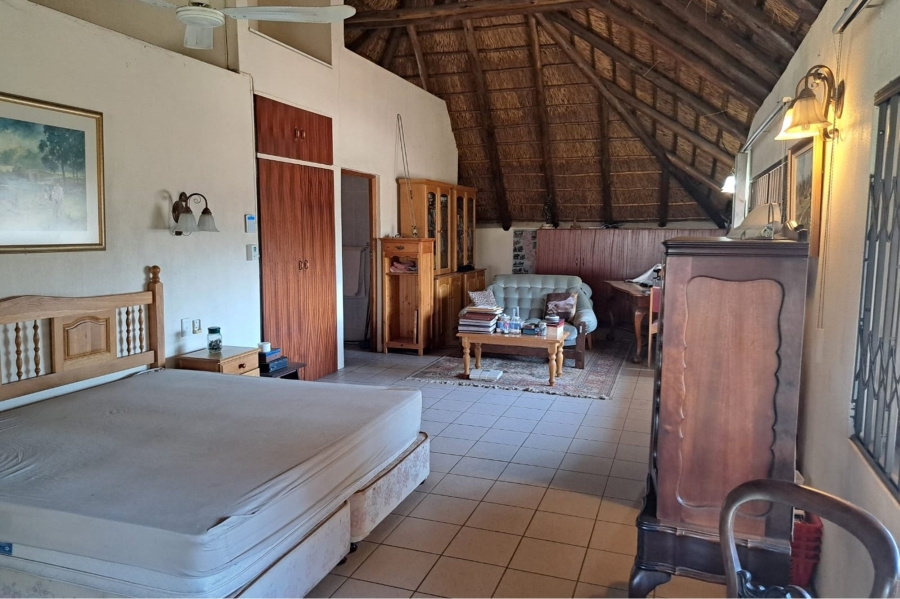 5 Bedroom Property for Sale in Marloth Park Mpumalanga