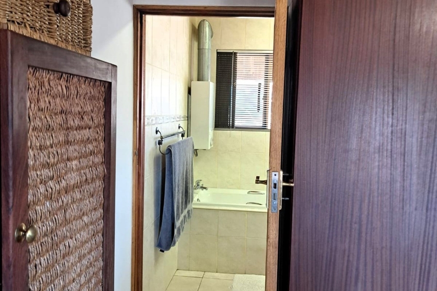 5 Bedroom Property for Sale in Marloth Park Mpumalanga