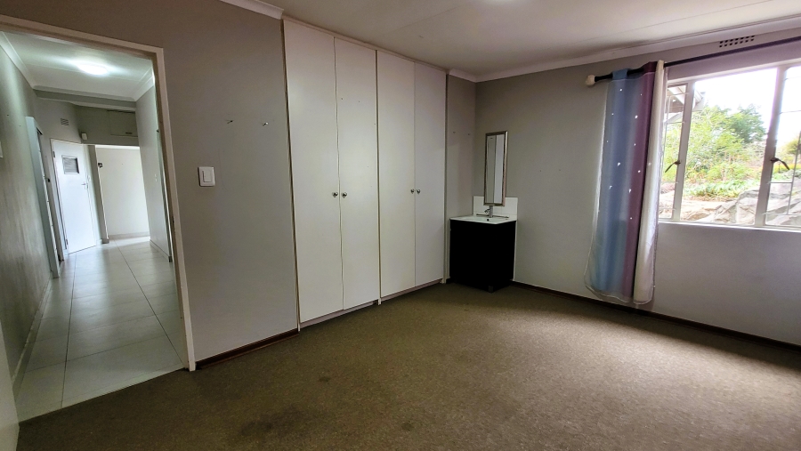 6 Bedroom Property for Sale in Nelspruit Ext 2 Mpumalanga