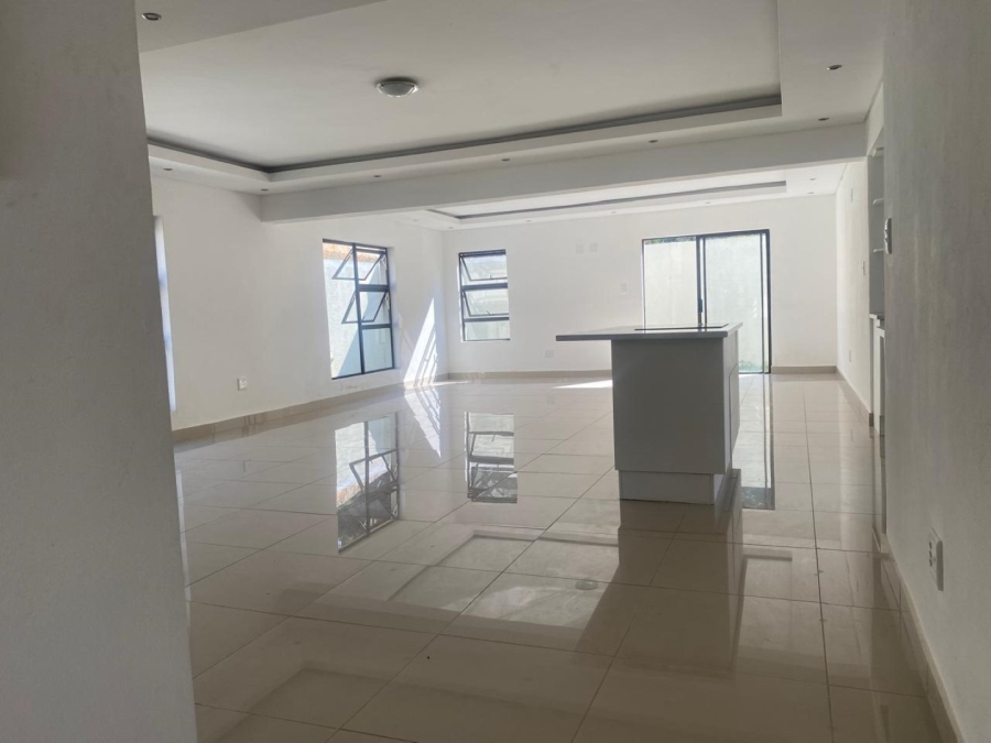 6 Bedroom Property for Sale in Elawini Lifestyle Estate Mpumalanga