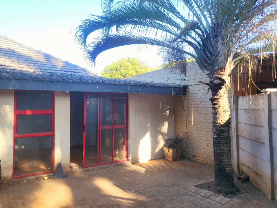 5 Bedroom Property for Sale in Komatipoort Mpumalanga