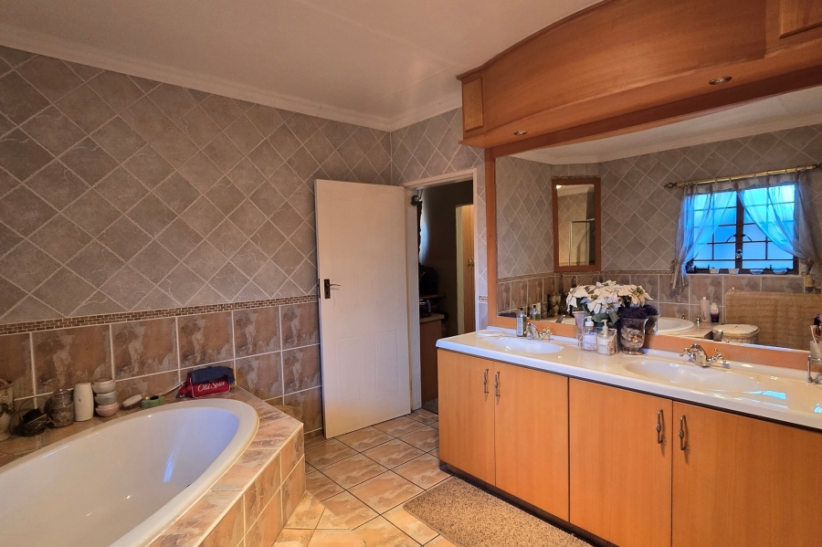 3 Bedroom Property for Sale in Aerorand Mpumalanga