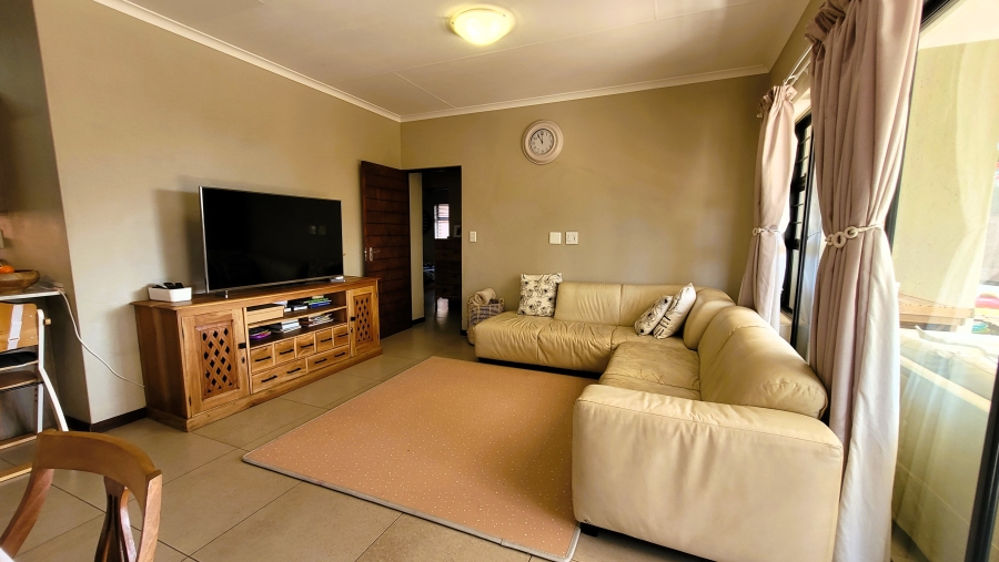 3 Bedroom Property for Sale in Sonheuwel Ext 1 Mpumalanga