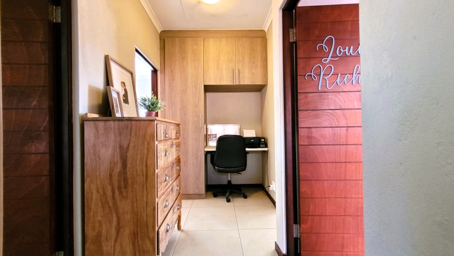 3 Bedroom Property for Sale in Sonheuwel Ext 1 Mpumalanga