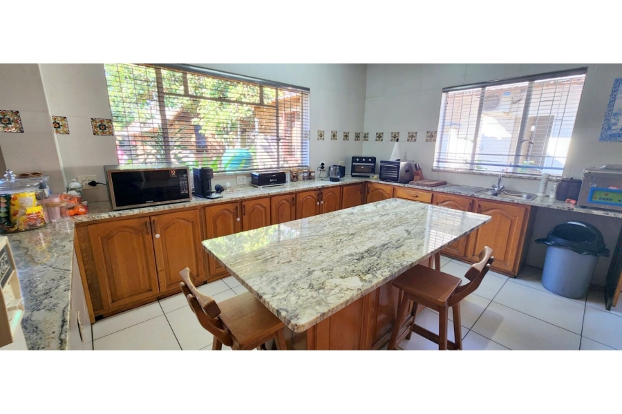 5 Bedroom Property for Sale in Nelspruit Ext 2 Mpumalanga