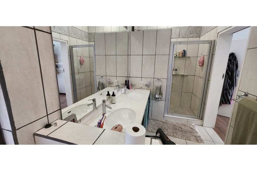 5 Bedroom Property for Sale in Nelspruit Ext 2 Mpumalanga