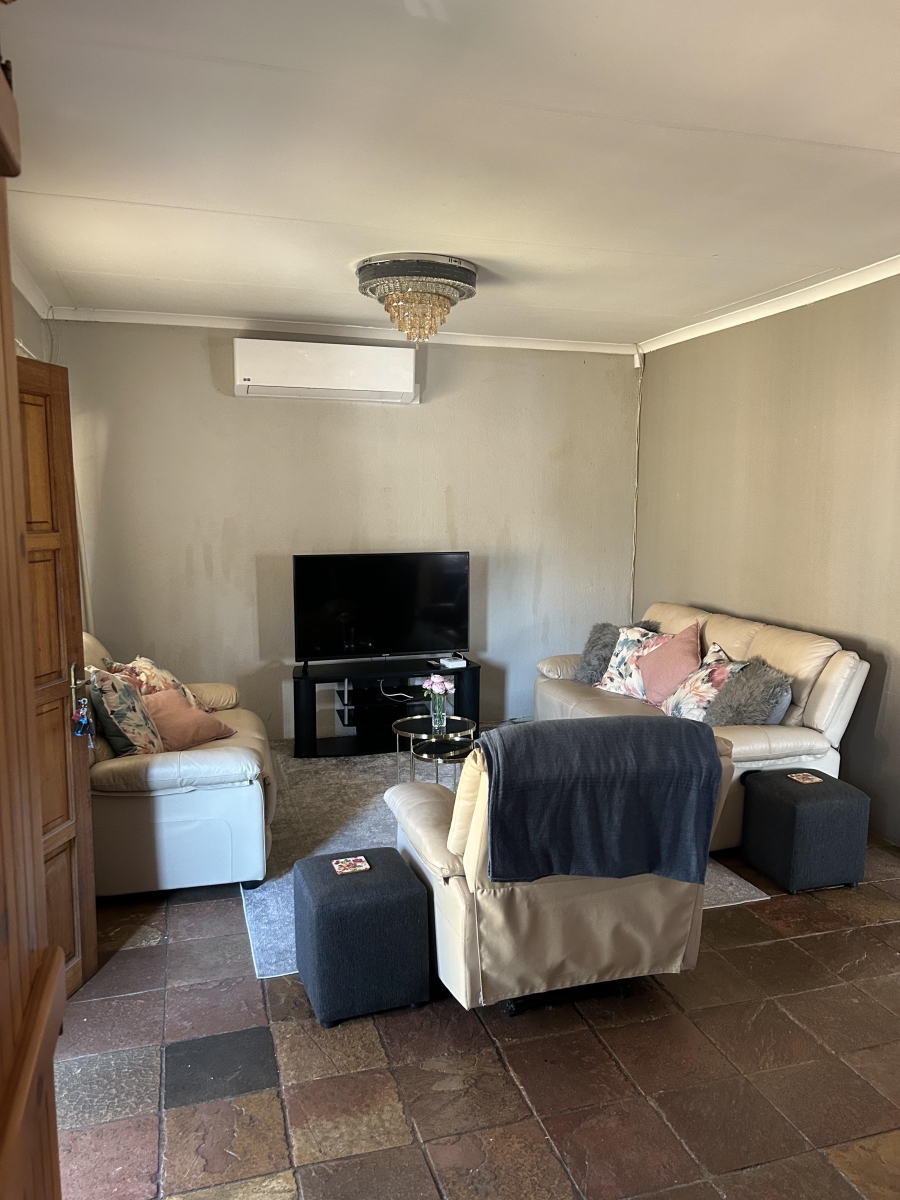 To Let 2 Bedroom Property for Rent in West Acres Mpumalanga