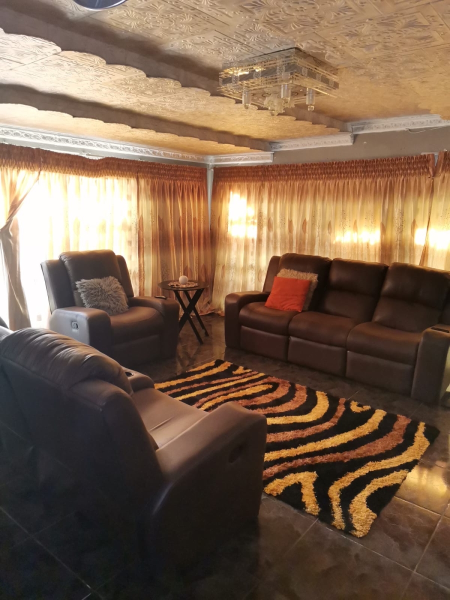 To Let 4 Bedroom Property for Rent in Pienaar Mpumalanga