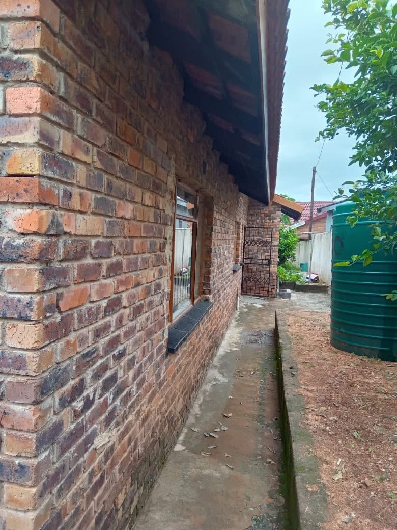 To Let 4 Bedroom Property for Rent in Kanyamazane Mpumalanga