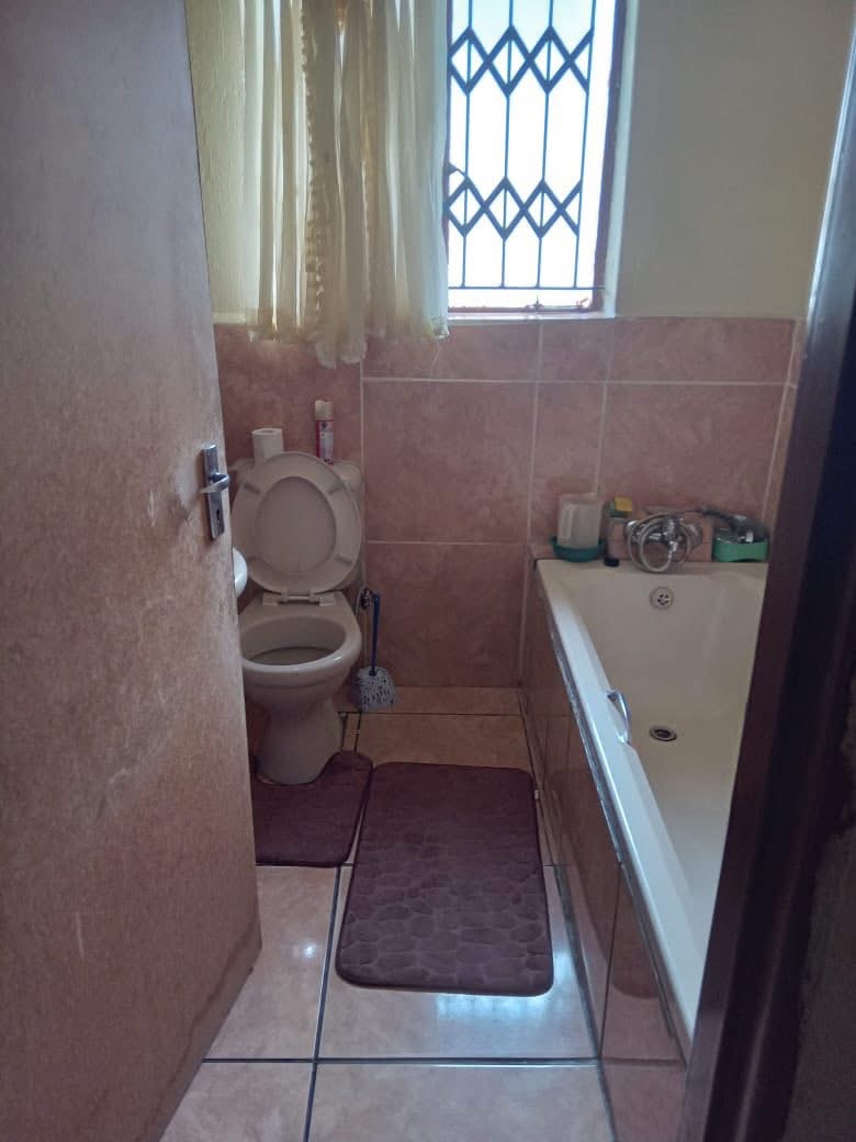 To Let 4 Bedroom Property for Rent in Kanyamazane Mpumalanga
